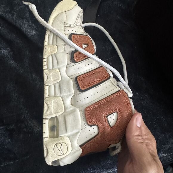 Nike Air More Uptempo Shoes Youth Size 2Y Basketball Suede DZ5322-001 - Picture 7 of 16